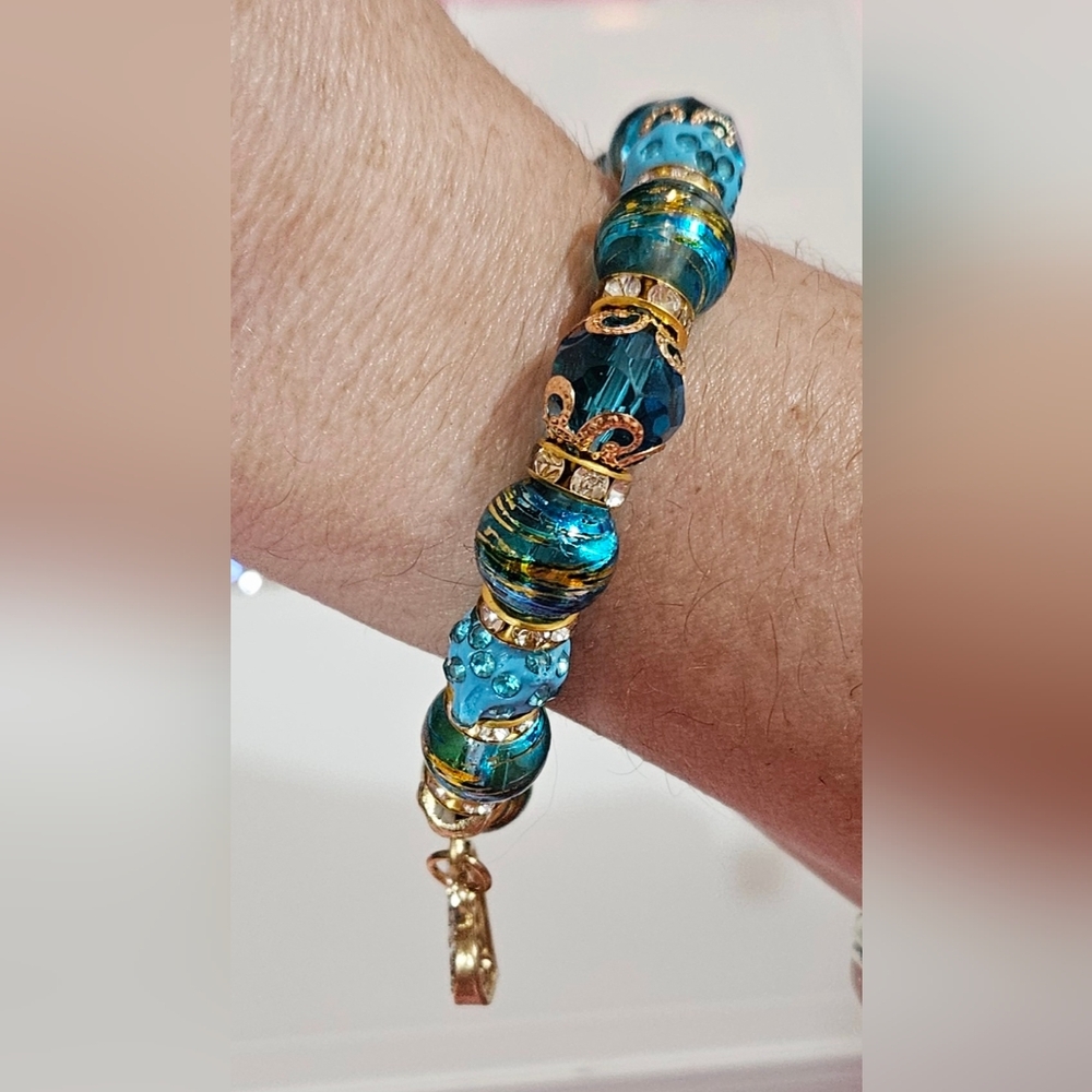 Nordstrom Blue and Gold Beaded Bracelet with Heart Charm NWOT - Picture 4 of 4